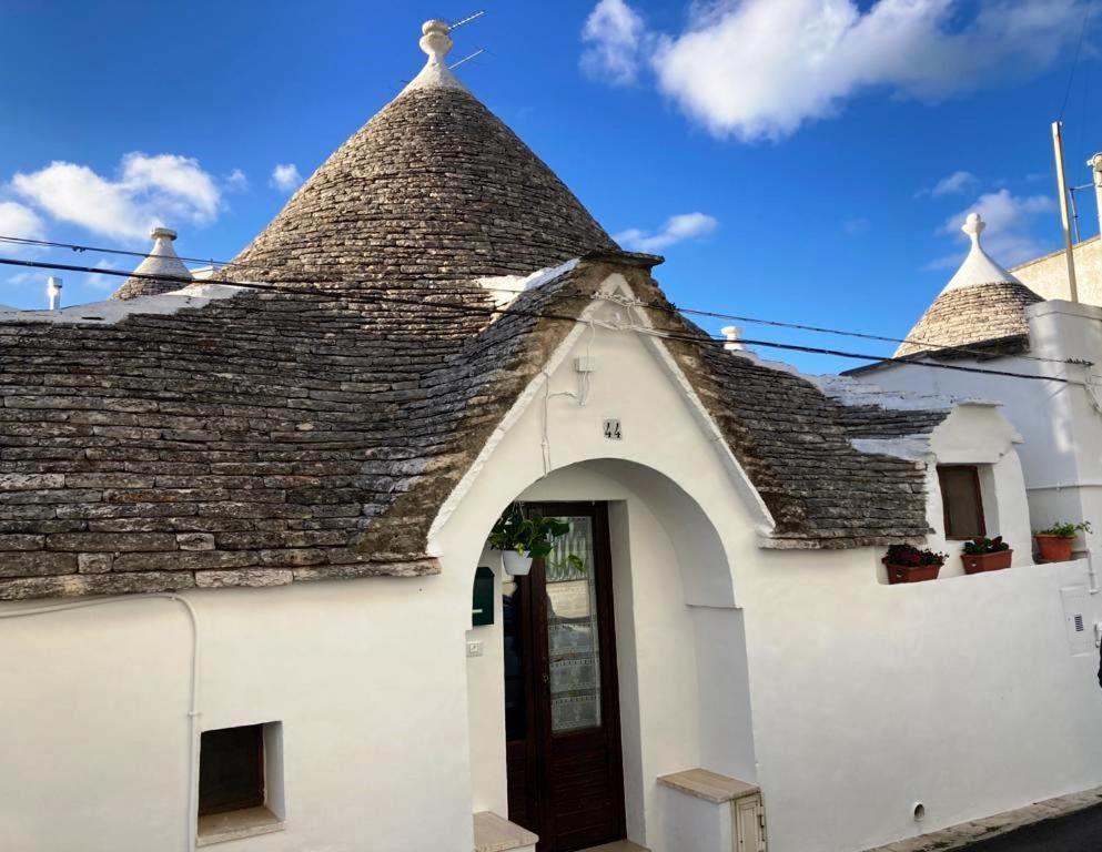 アルベロベッロTrullo Il Nespoloアパートメント エクステリア 写真
