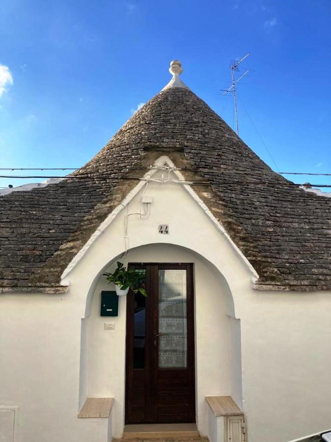 アルベロベッロTrullo Il Nespoloアパートメント エクステリア 写真